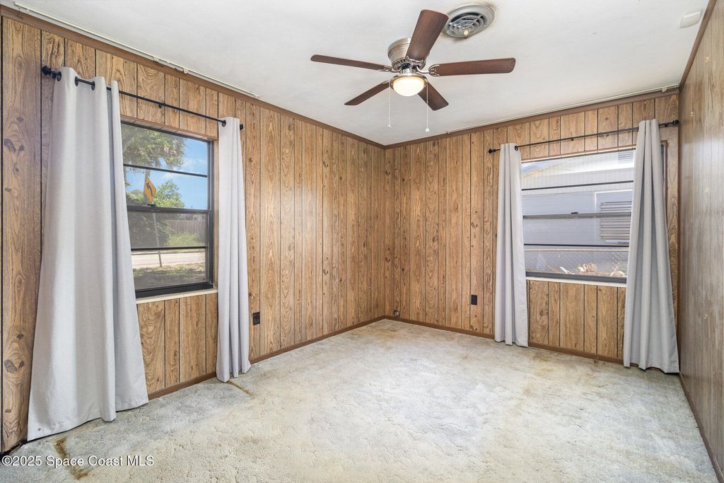 Image 19 of property listing at 198 Magnolia Avenue, Melbourne, FL 32935