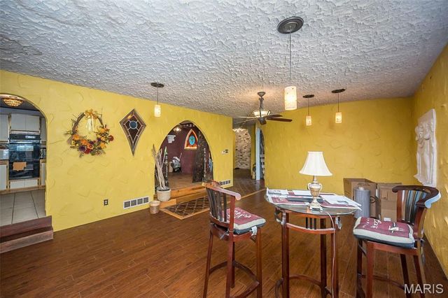 235 Quindaro Drive, Florissant, MO 63034