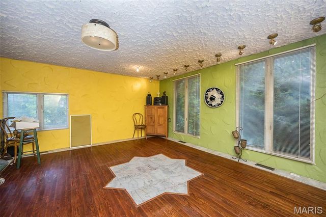 235 Quindaro Drive, Florissant, MO 63034