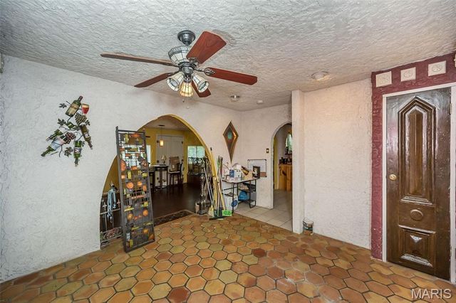 235 Quindaro Drive, Florissant, MO 63034
