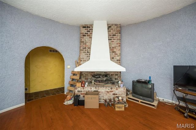 235 Quindaro Drive, Florissant, MO 63034