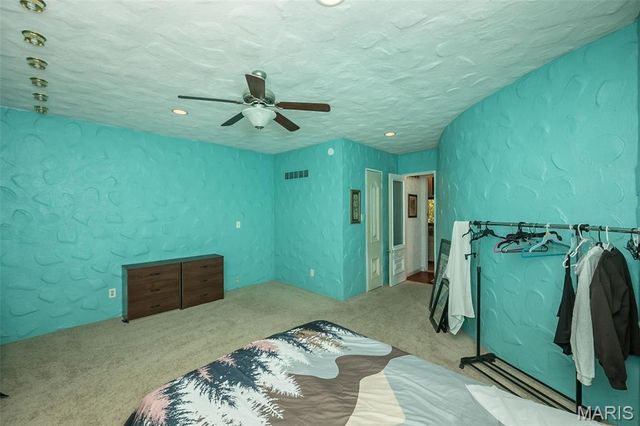 235 Quindaro Drive, Florissant, MO 63034