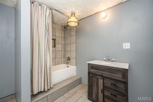 235 Quindaro Drive, Florissant, MO 63034