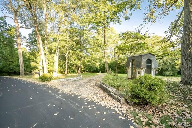235 Quindaro Drive, Florissant, MO 63034