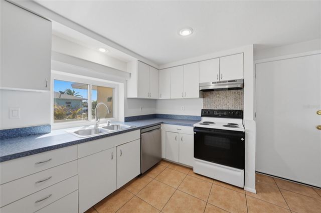 60 ROTONDA CIRCLE, Rotonda West, FL 33947