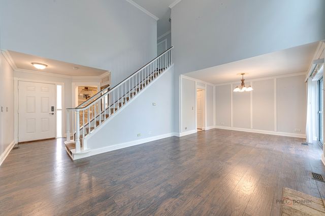 115 Meadowbrook Lane 115, Lake Bluff, IL 60044