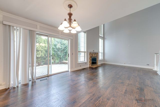 115 Meadowbrook Lane 115, Lake Bluff, IL 60044