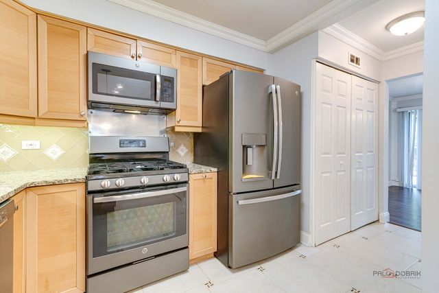 115 Meadowbrook Lane 115, Lake Bluff, IL 60044