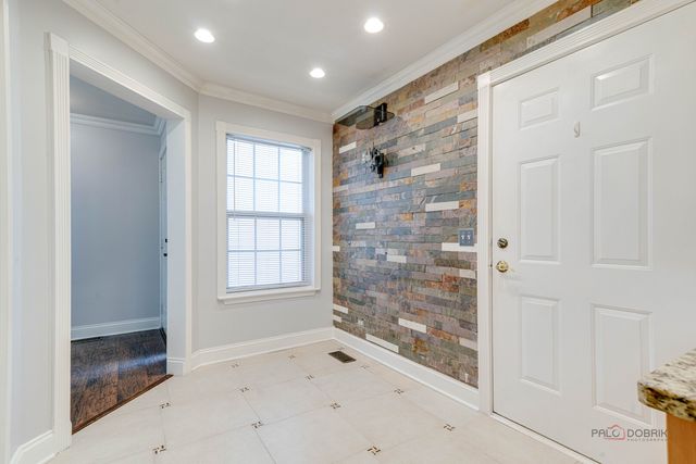 115 Meadowbrook Lane 115, Lake Bluff, IL 60044