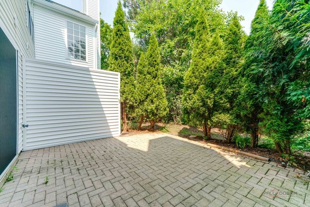 115 Meadowbrook Lane 115, Lake Bluff, IL 60044