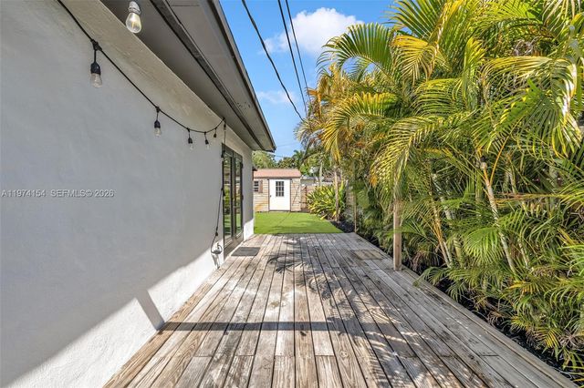 1151 NE 42nd Ct, Pompano Beach, FL 33064