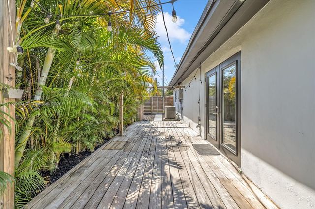 1151 NE 42nd Ct, Pompano Beach, FL 33064