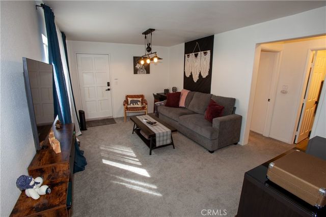 33067 Robin, Running Springs, CA 92382