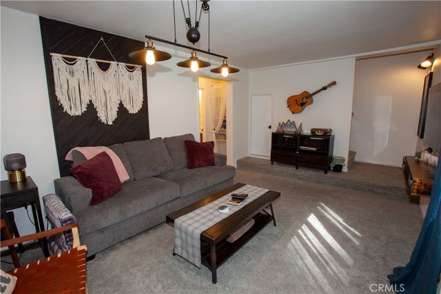 33067 Robin, Running Springs, CA 92382