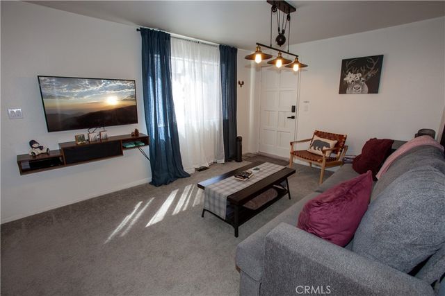 33067 Robin, Running Springs, CA 92382