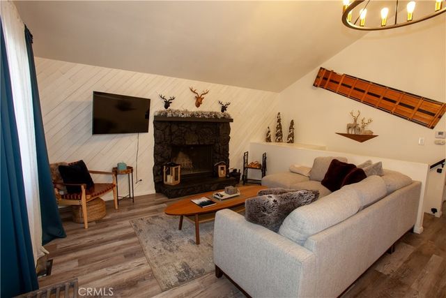 33067 Robin, Running Springs, CA 92382