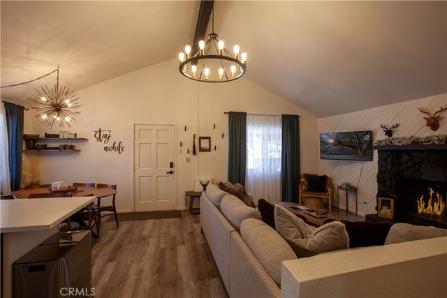 33067 Robin, Running Springs, CA 92382