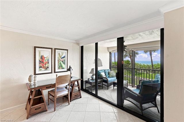 10475 Gulf Shore DR 114, Naples, FL 34108