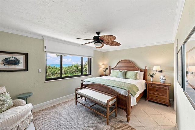 10475 Gulf Shore DR 114, Naples, FL 34108