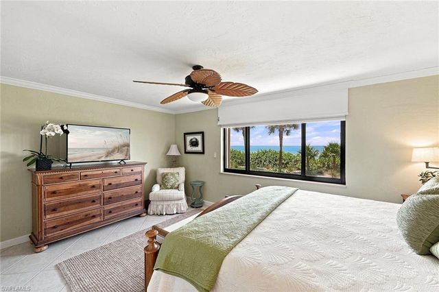10475 Gulf Shore DR 114, Naples, FL 34108