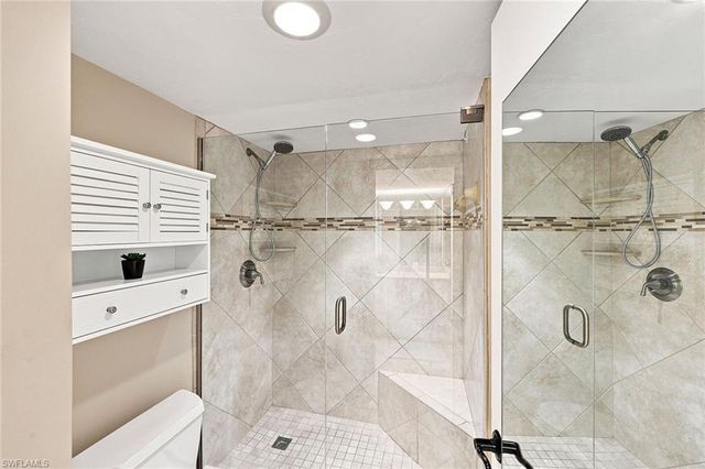 10475 Gulf Shore DR 114, Naples, FL 34108