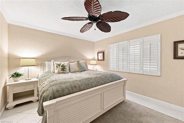 10475 Gulf Shore DR 114, Naples, FL 34108