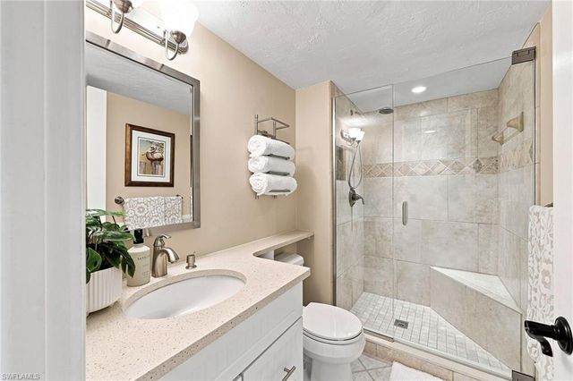 10475 Gulf Shore DR 114, Naples, FL 34108