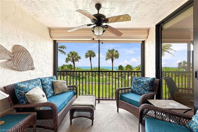 10475 Gulf Shore DR 114, Naples, FL 34108
