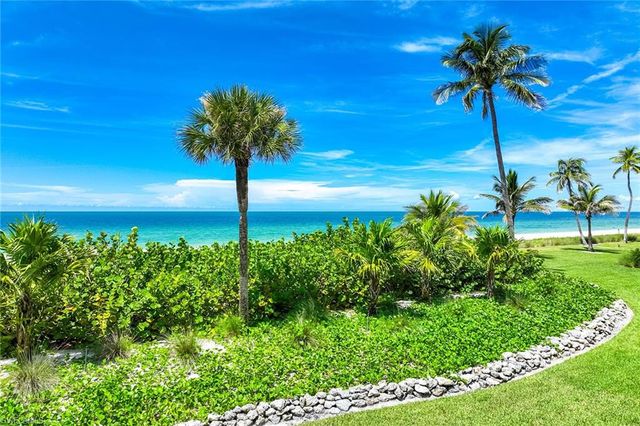 10475 Gulf Shore DR 114, Naples, FL 34108