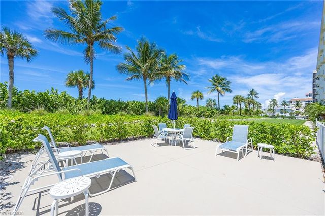 10475 Gulf Shore DR 114, Naples, FL 34108