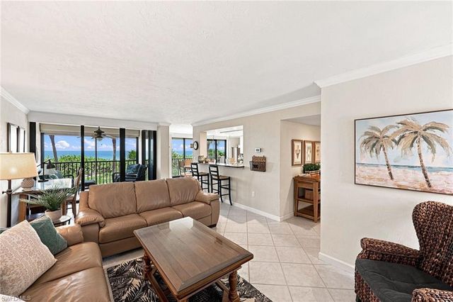 10475 Gulf Shore DR 114, Naples, FL 34108