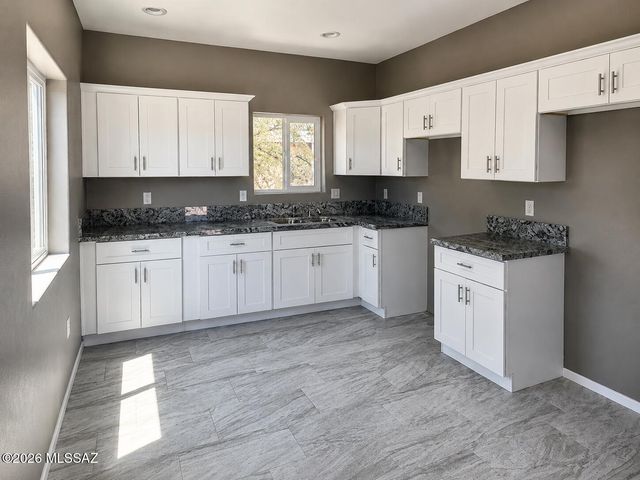 3468 S 9th Avenue, Tucson, AZ 85713