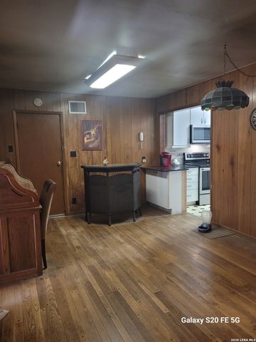 250 W Mandalay, San Antonio, TX 78212