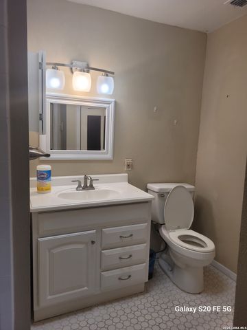 250 W Mandalay, San Antonio, TX 78212