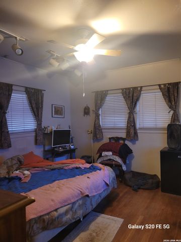 250 W Mandalay, San Antonio, TX 78212