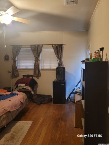 250 W Mandalay, San Antonio, TX 78212