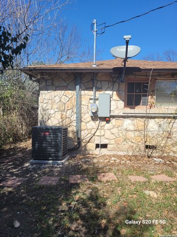 250 W Mandalay, San Antonio, TX 78212