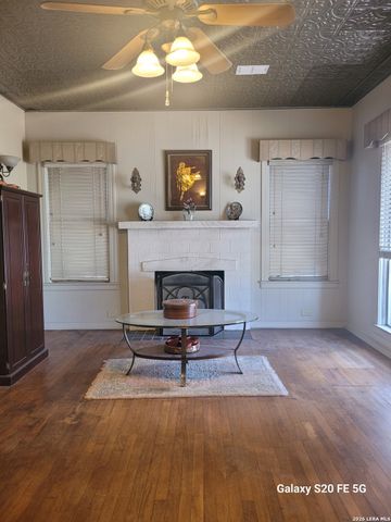 250 W Mandalay, San Antonio, TX 78212