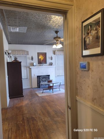 250 W Mandalay, San Antonio, TX 78212