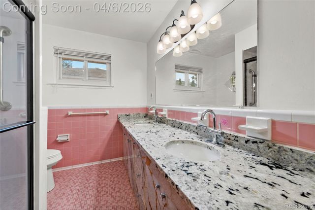 28031 Lorraine Avenue, Warren, MI 48093