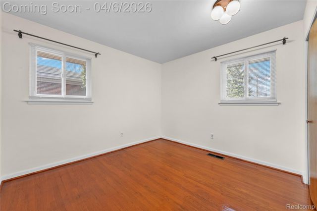 28031 Lorraine Avenue, Warren, MI 48093