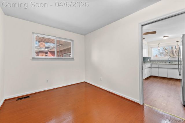 28031 Lorraine Avenue, Warren, MI 48093