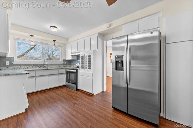 28031 Lorraine Avenue, Warren, MI 48093
