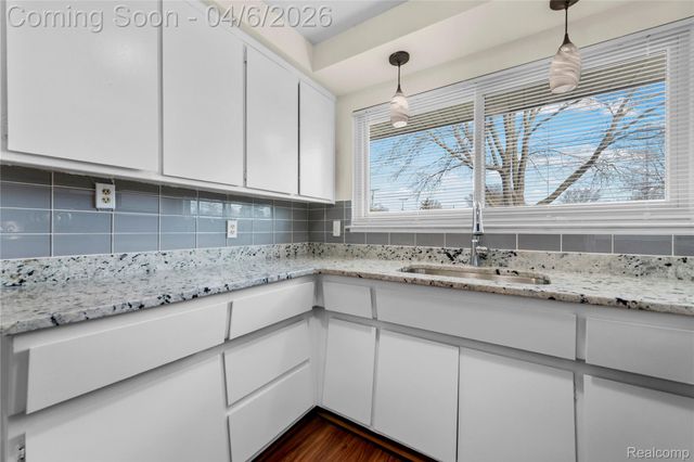 28031 Lorraine Avenue, Warren, MI 48093