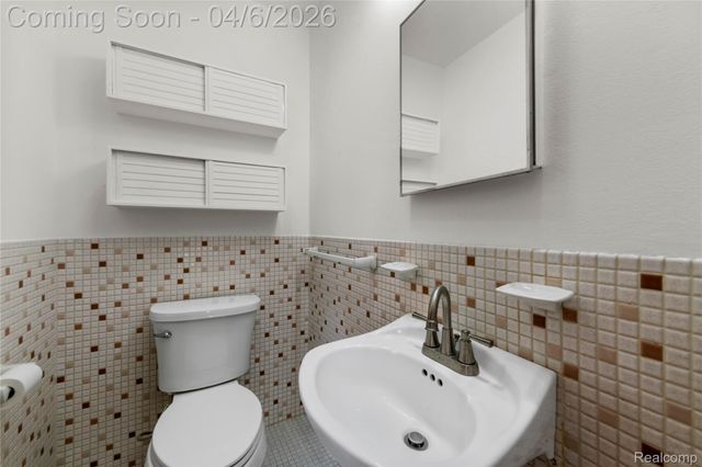 28031 Lorraine Avenue, Warren, MI 48093