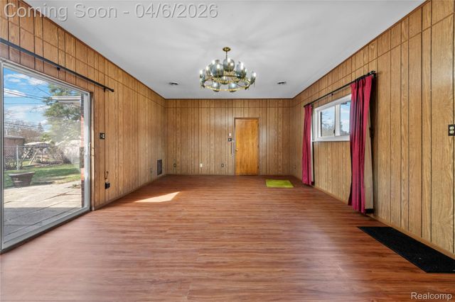 28031 Lorraine Avenue, Warren, MI 48093