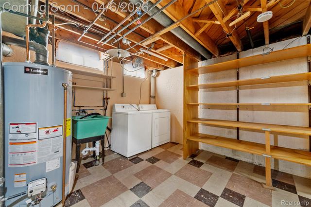 28031 Lorraine Avenue, Warren, MI 48093