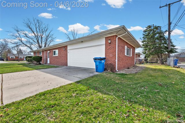 28031 Lorraine Avenue, Warren, MI 48093