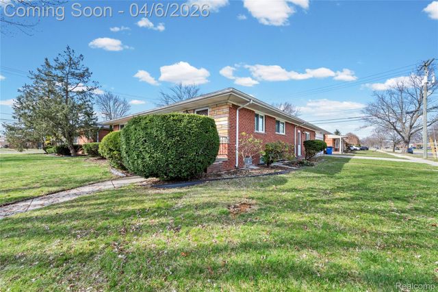 28031 Lorraine Avenue, Warren, MI 48093