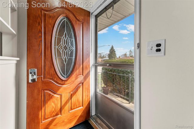 28031 Lorraine Avenue, Warren, MI 48093